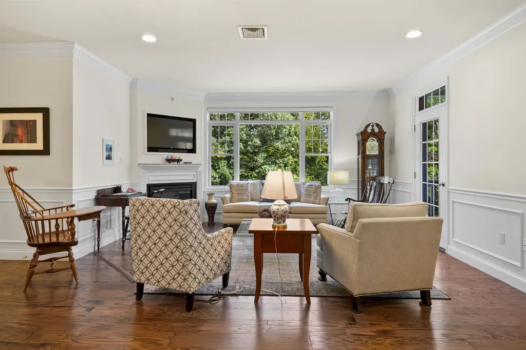 5 Sterling Hill Lane Exeter NH 03833