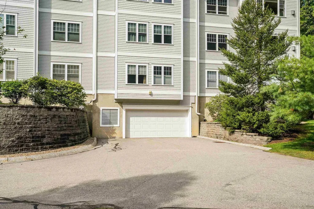 5 Sterling Hill Lane Exeter NH 03833