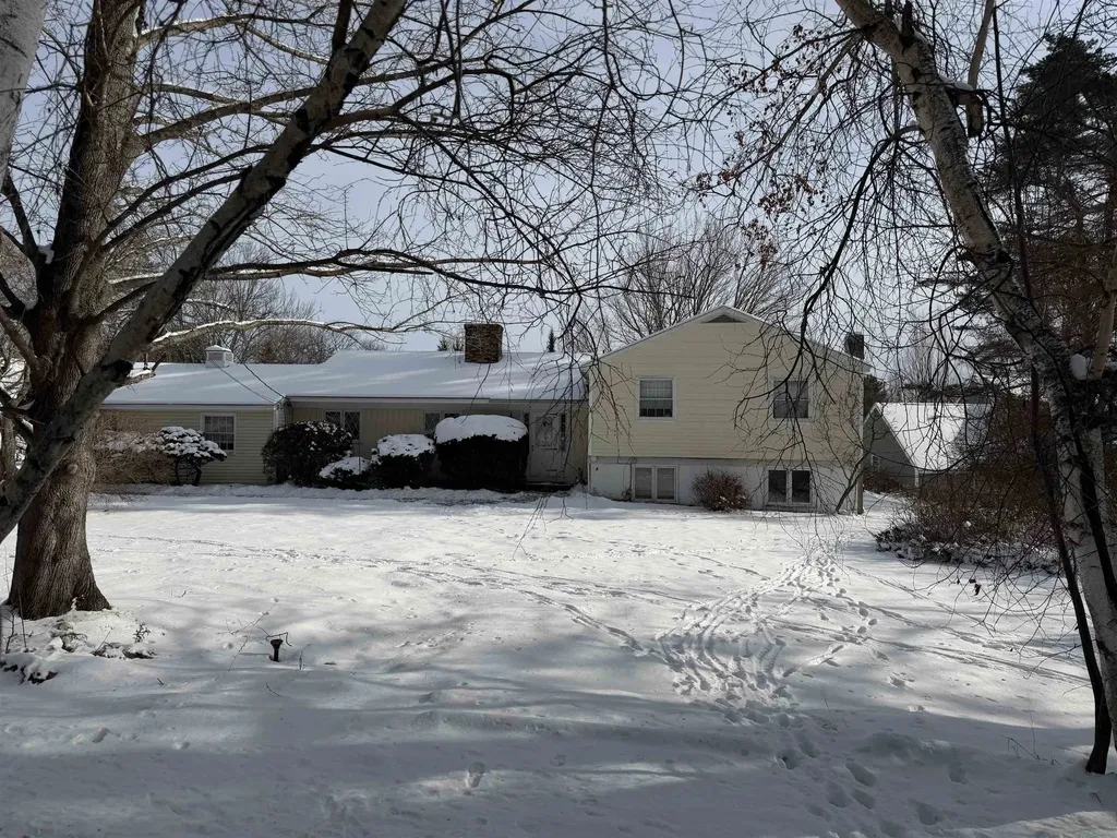 32 Forest Road Wolfeboro NH 03894