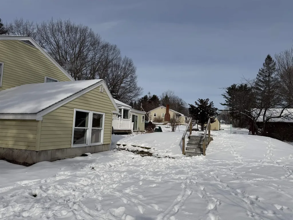 32 Forest Road Wolfeboro NH 03894