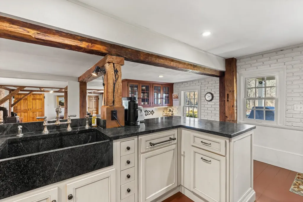 139 Atlantic Avenue North Hampton NH 03862