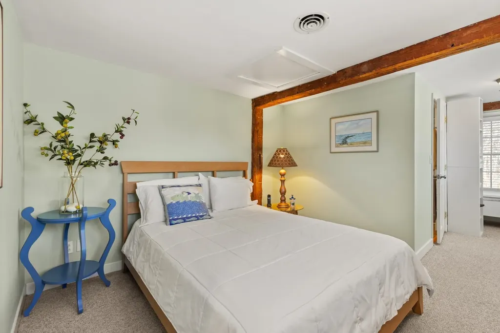 139 Atlantic Avenue North Hampton NH 03862