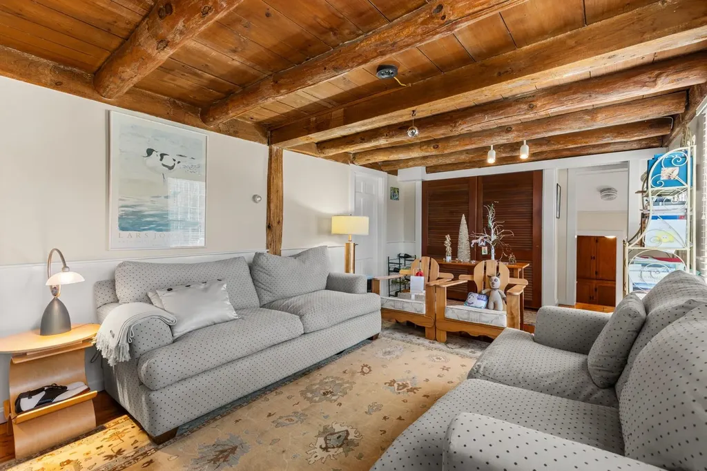 139 Atlantic Avenue North Hampton NH 03862