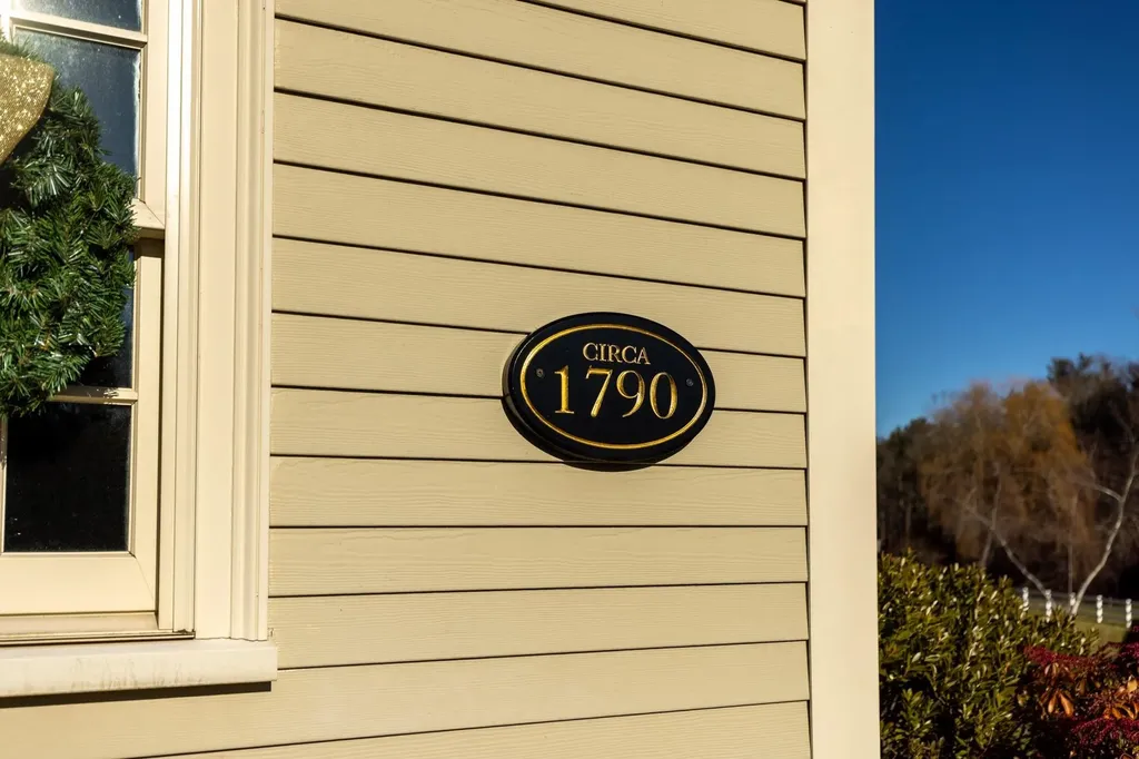 139 Atlantic Avenue North Hampton NH 03862