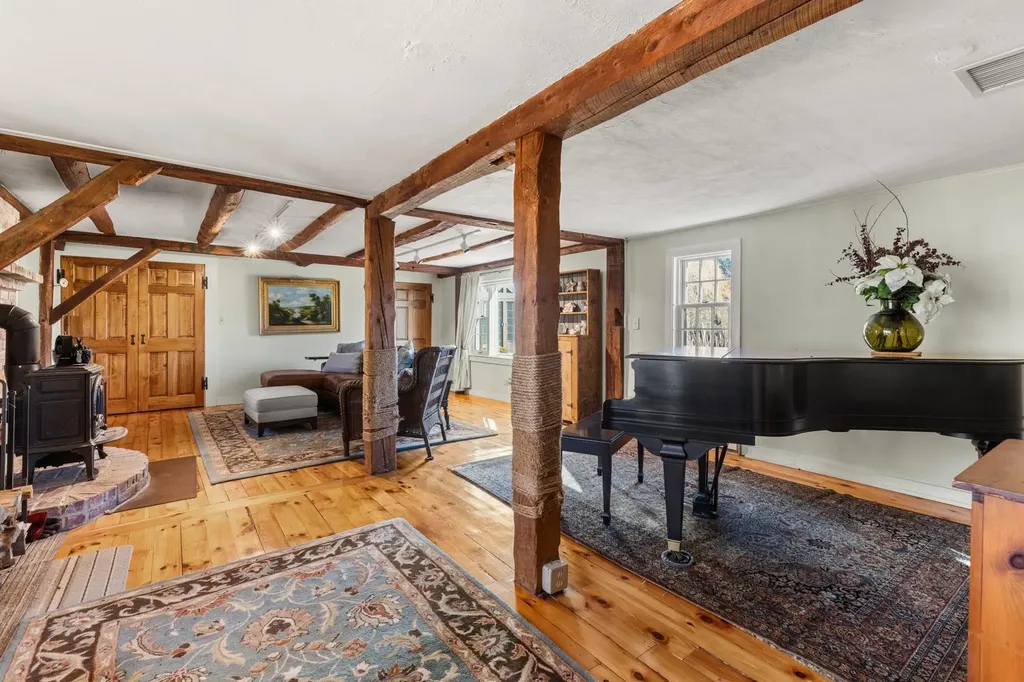 139 Atlantic Avenue North Hampton NH 03862