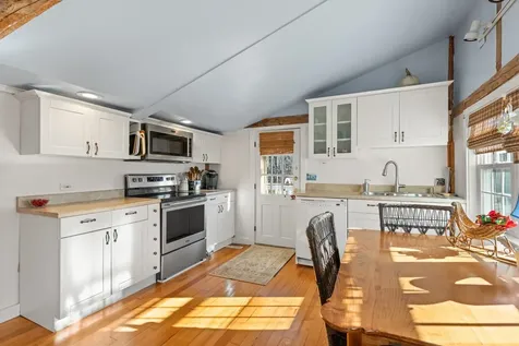 139 Atlantic Avenue North Hampton NH 03862