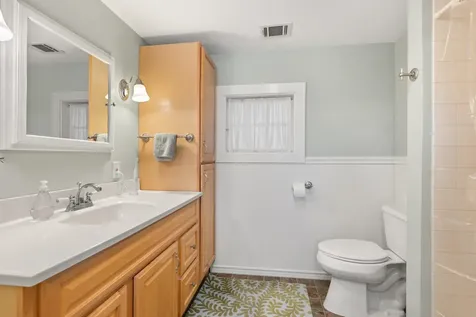 139 Atlantic Avenue North Hampton NH 03862