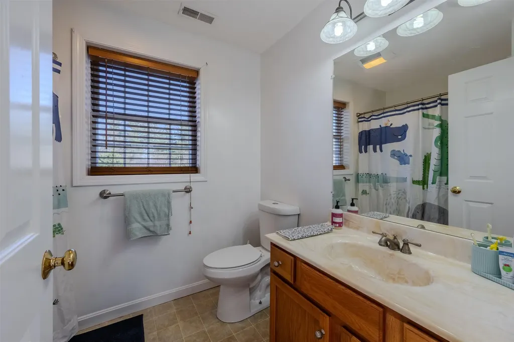 12 Forest Hill Way Manchester NH 03109