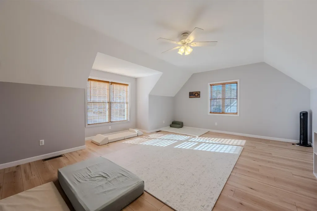 12 Forest Hill Way Manchester NH 03109