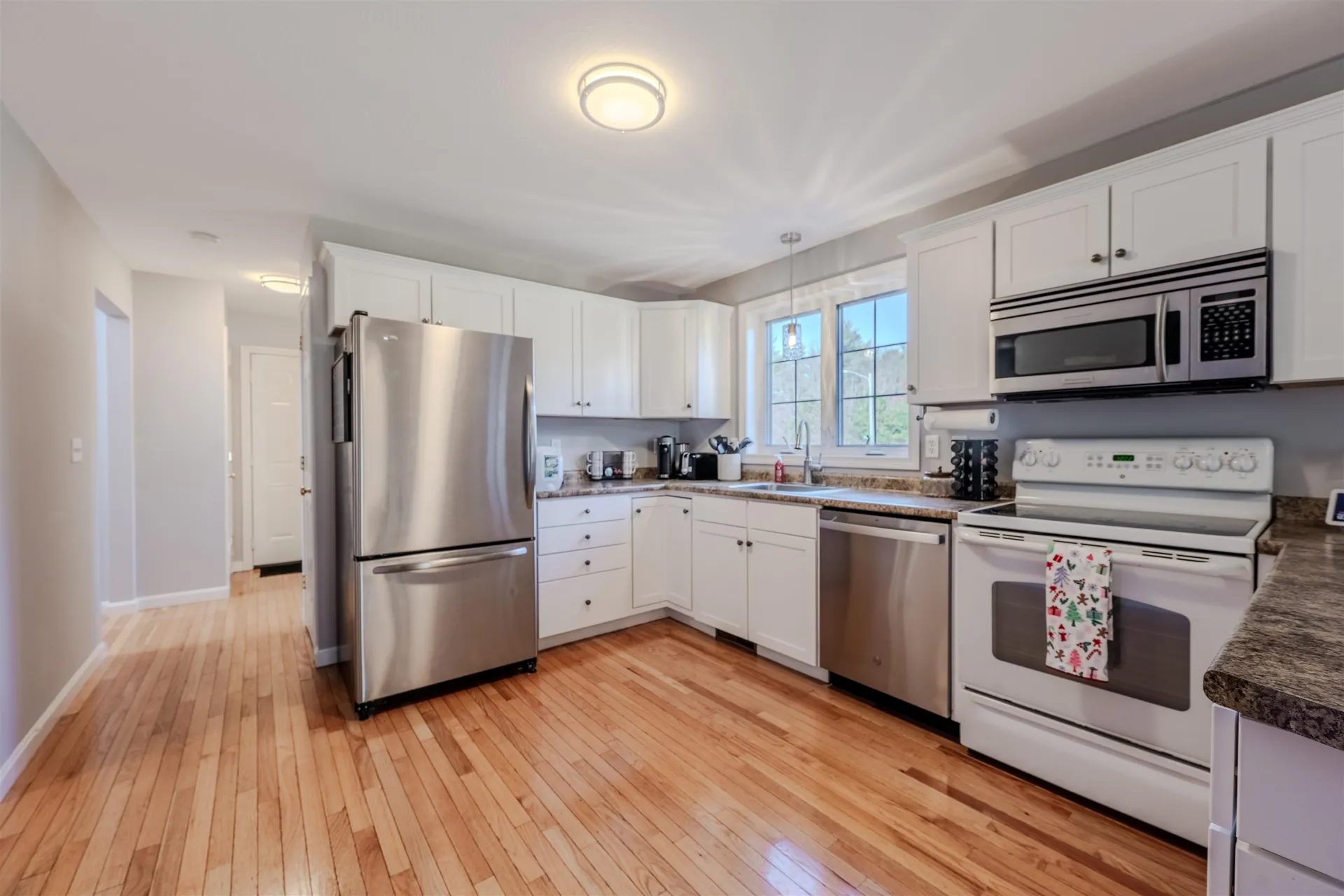 12 Forest Hill Way Manchester NH 03109