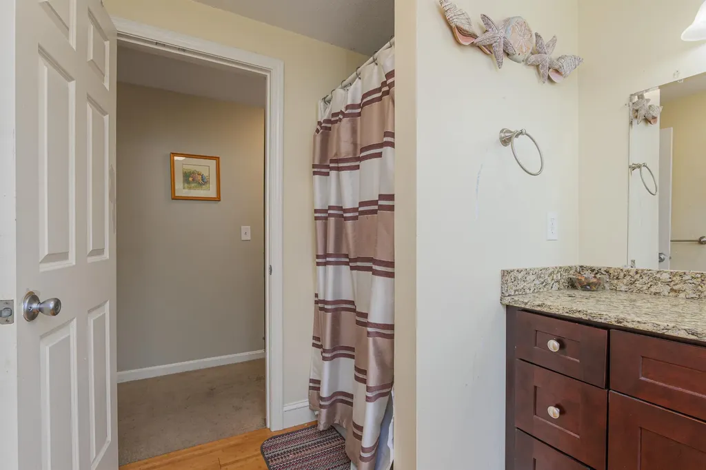 69 Long Hill Road Raymond NH 03077