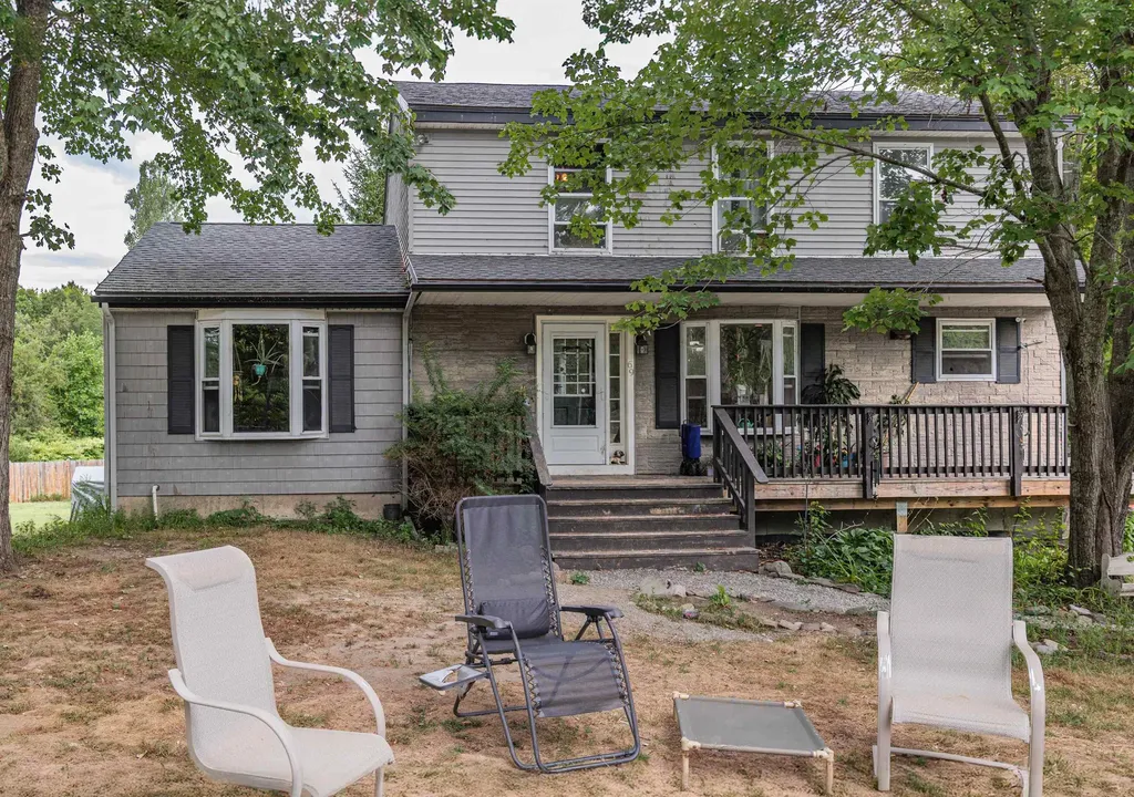 69 Long Hill Road Raymond NH 03077