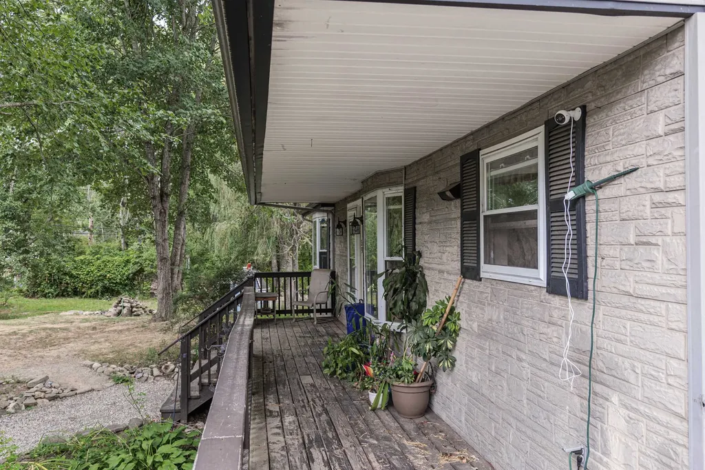 69 Long Hill Road Raymond NH 03077