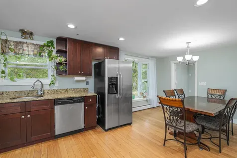 69 Long Hill Road Raymond NH 03077