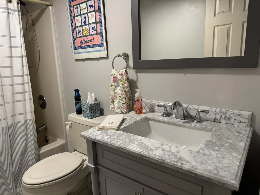 17 Twin Circle Middlebury VT 05753