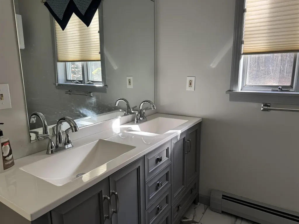 17 Twin Circle Middlebury VT 05753