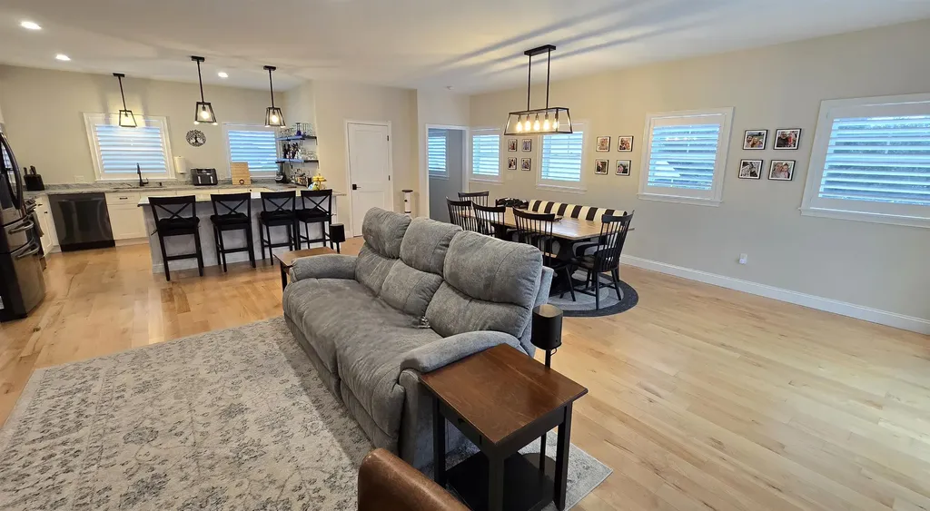 24 John Hardie Way Chichester NH 03258