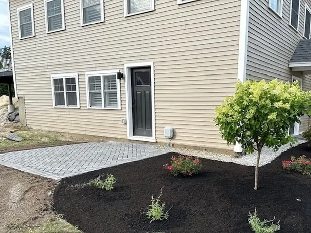 24 John Hardie Way Chichester NH 03258