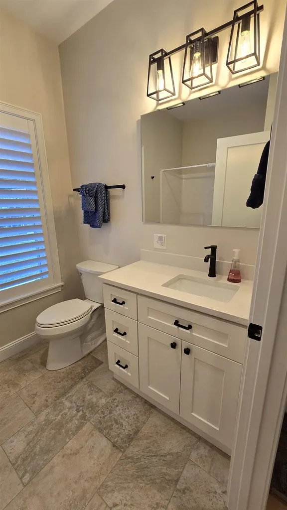 24 John Hardie Way Chichester NH 03258