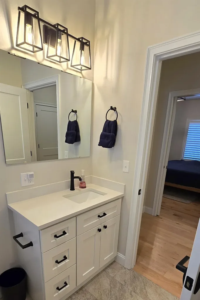 24 John Hardie Way Chichester NH 03258