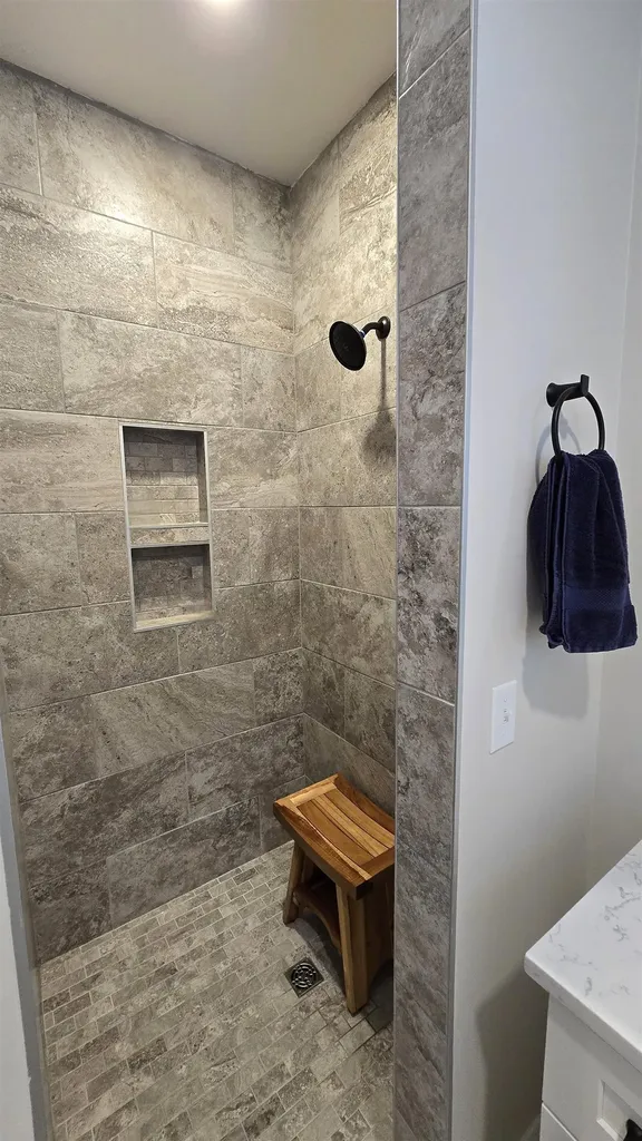 24 John Hardie Way Chichester NH 03258