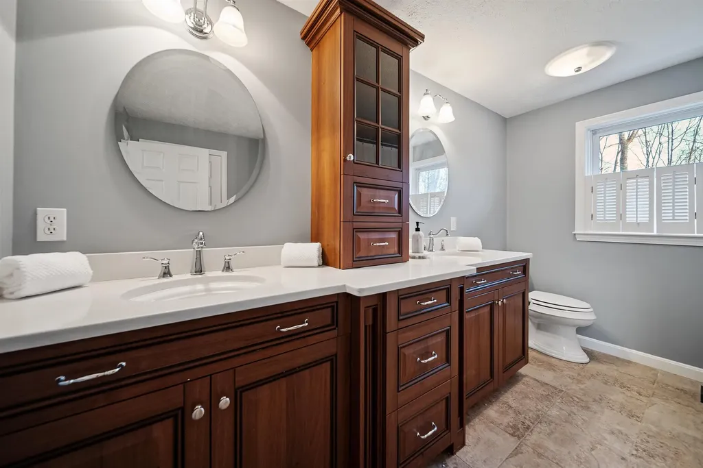 15 Four Winds Road Merrimack NH 03054