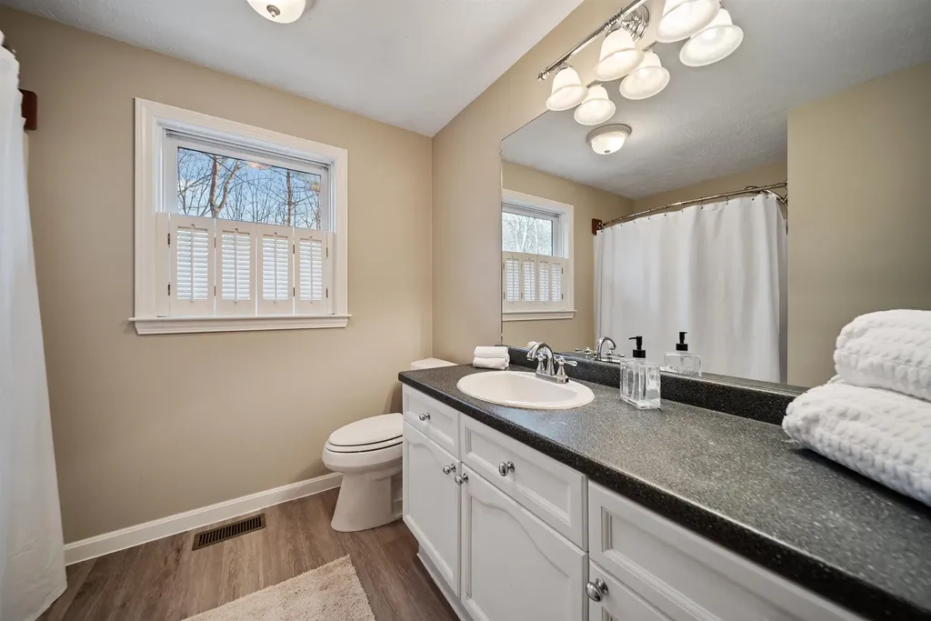 15 Four Winds Road Merrimack NH 03054