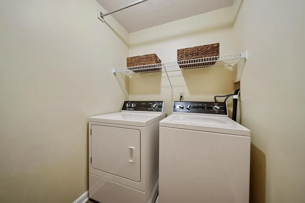 15 Four Winds Road Merrimack NH 03054