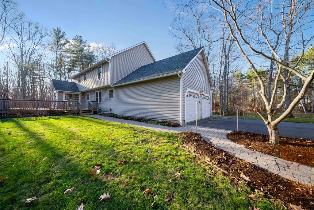 15 Four Winds Road Merrimack NH 03054