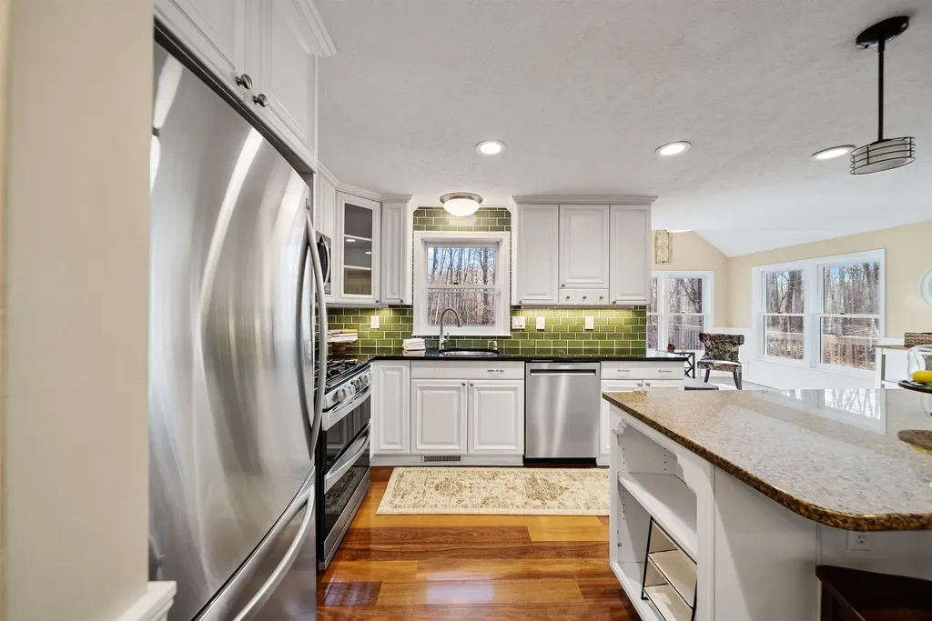 15 Four Winds Road Merrimack NH 03054