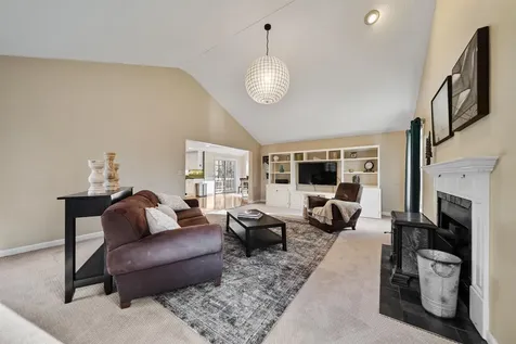 15 Four Winds Road Merrimack NH 03054