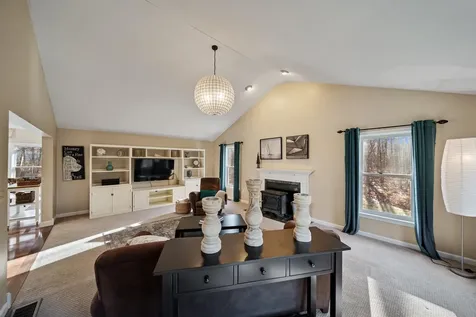 15 Four Winds Road Merrimack NH 03054