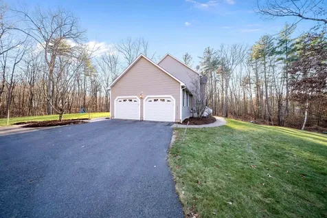 15 Four Winds Road Merrimack NH 03054