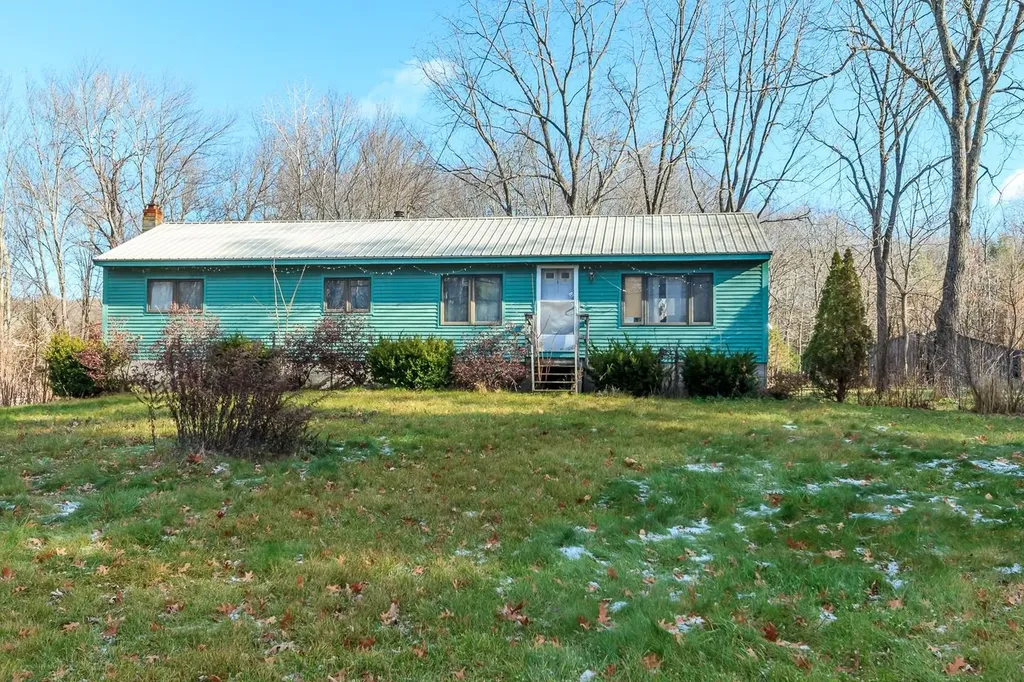 396 Dearborn Road Auburn NH 03032