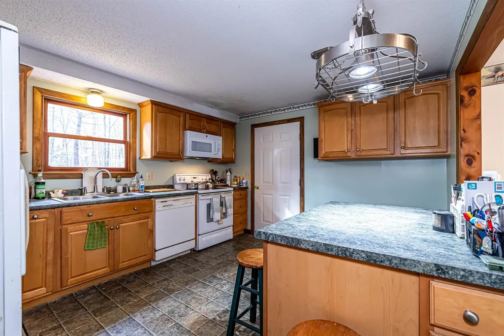 10 Serenitas Lane Goffstown NH 03045