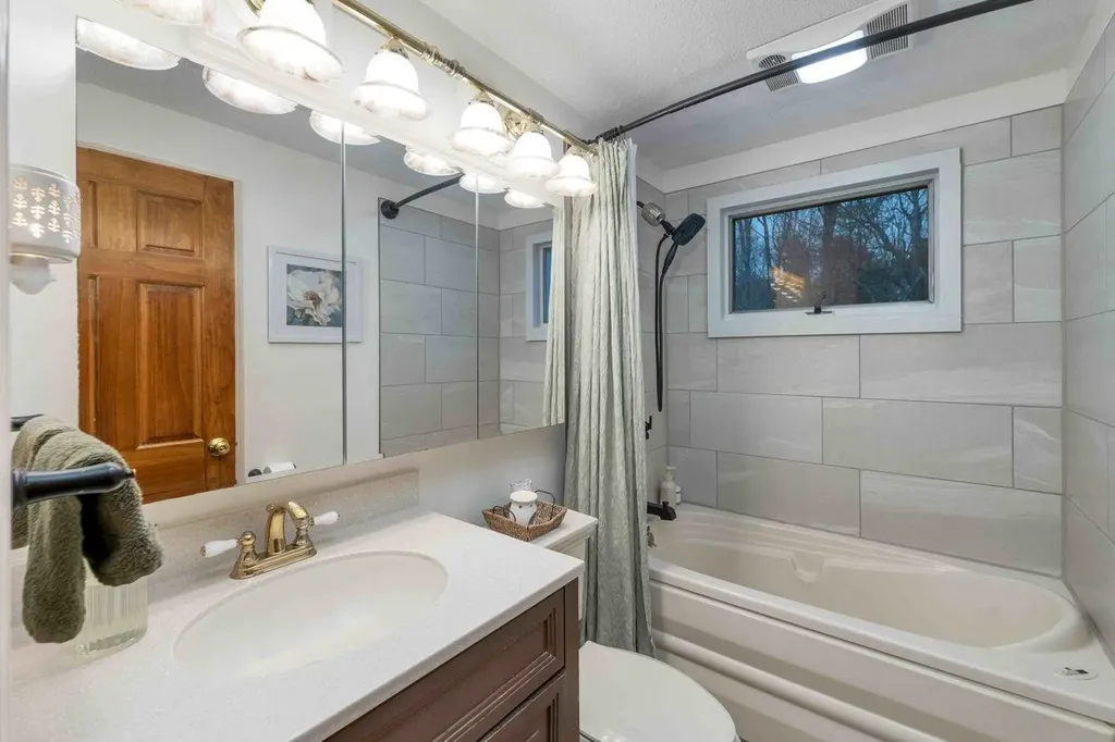 22 Corson Street Rochester NH 03867