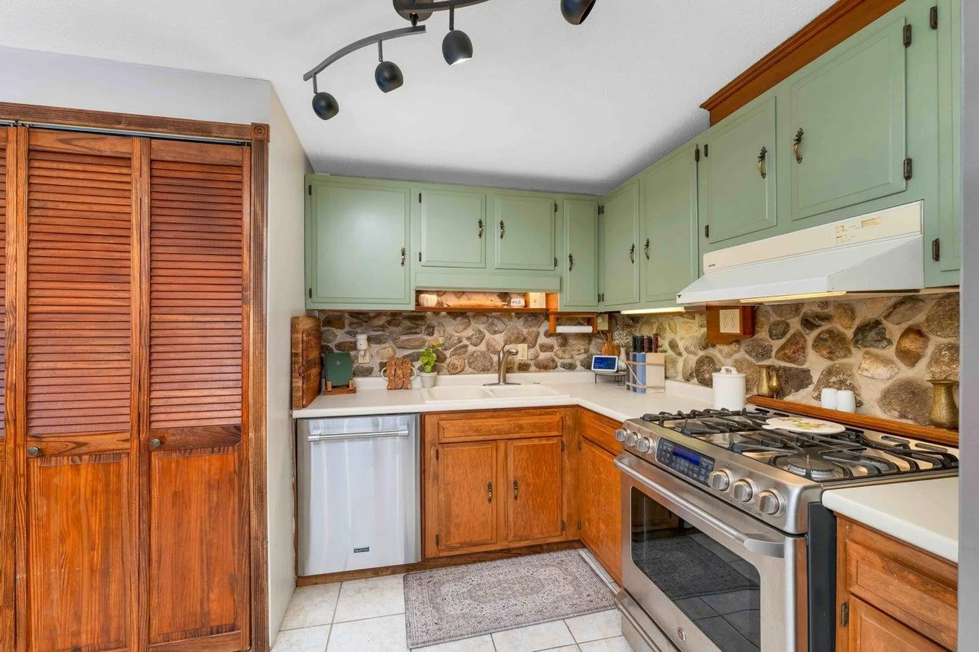 22 Corson Street Rochester NH 03867