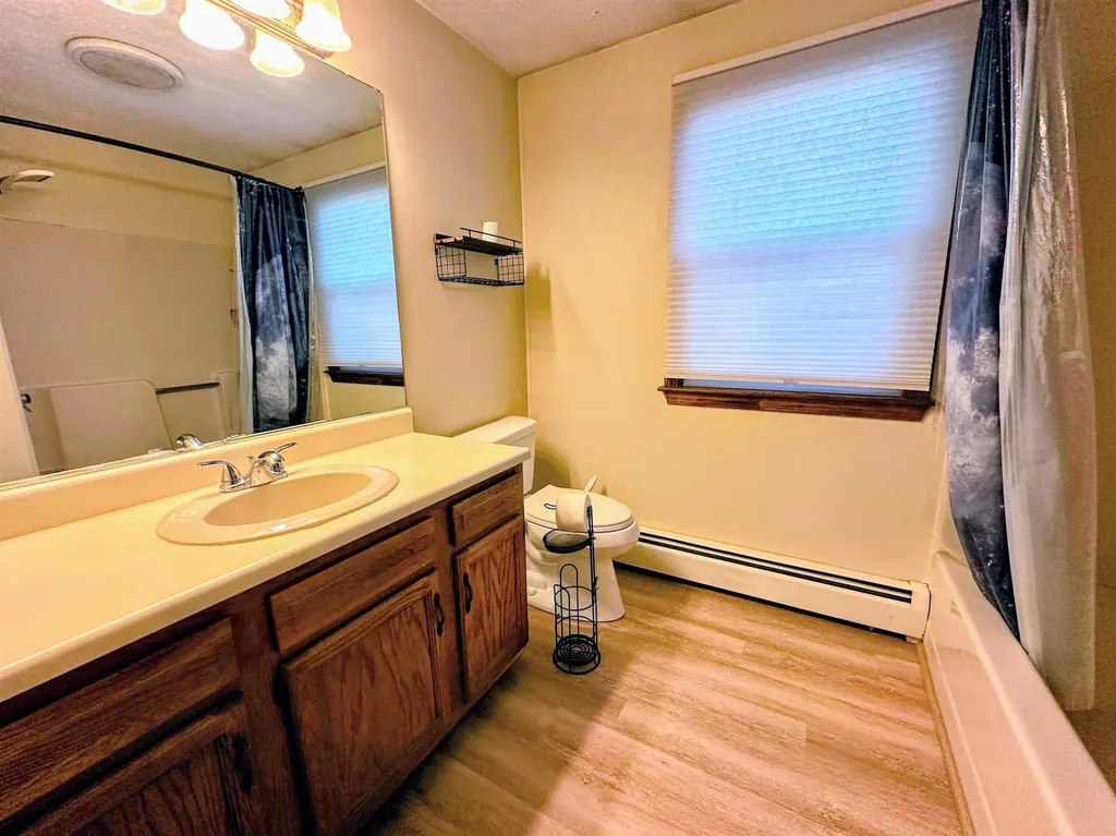 33 Elwood Avenue Manchester NH 03103