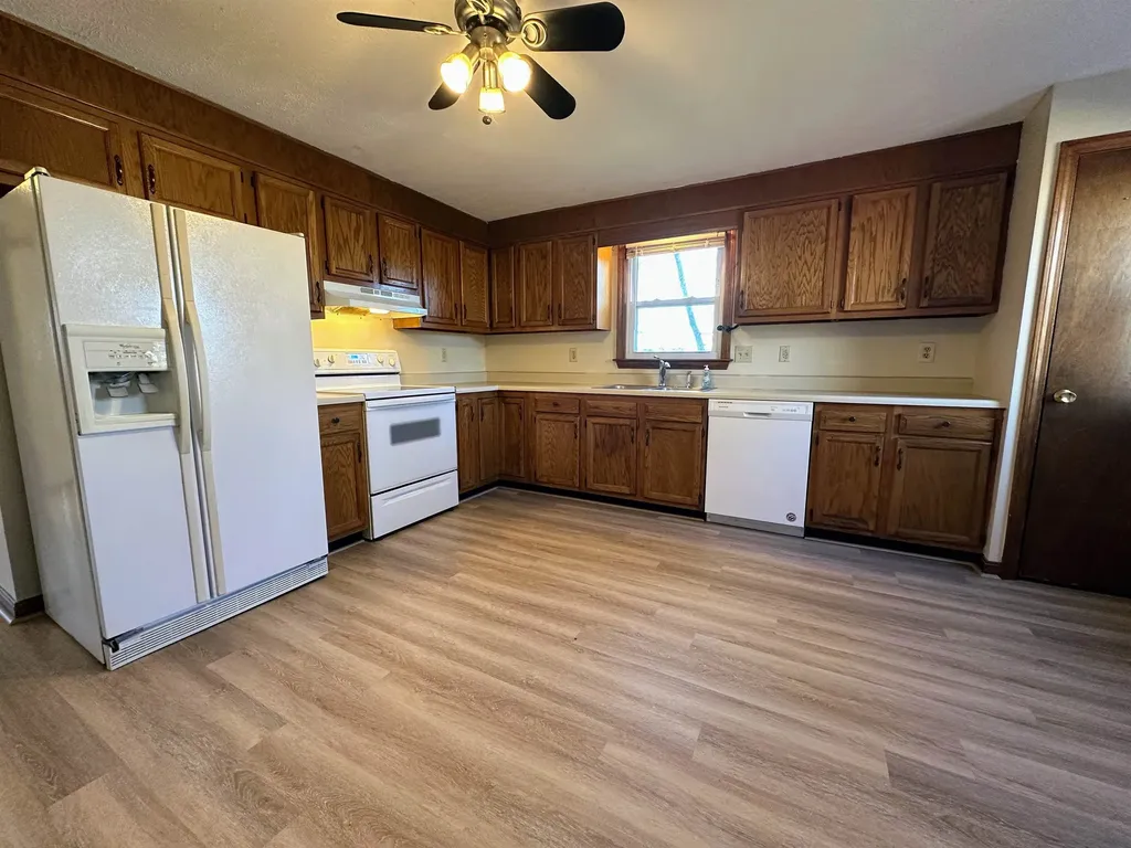 33 Elwood Avenue Manchester NH 03103