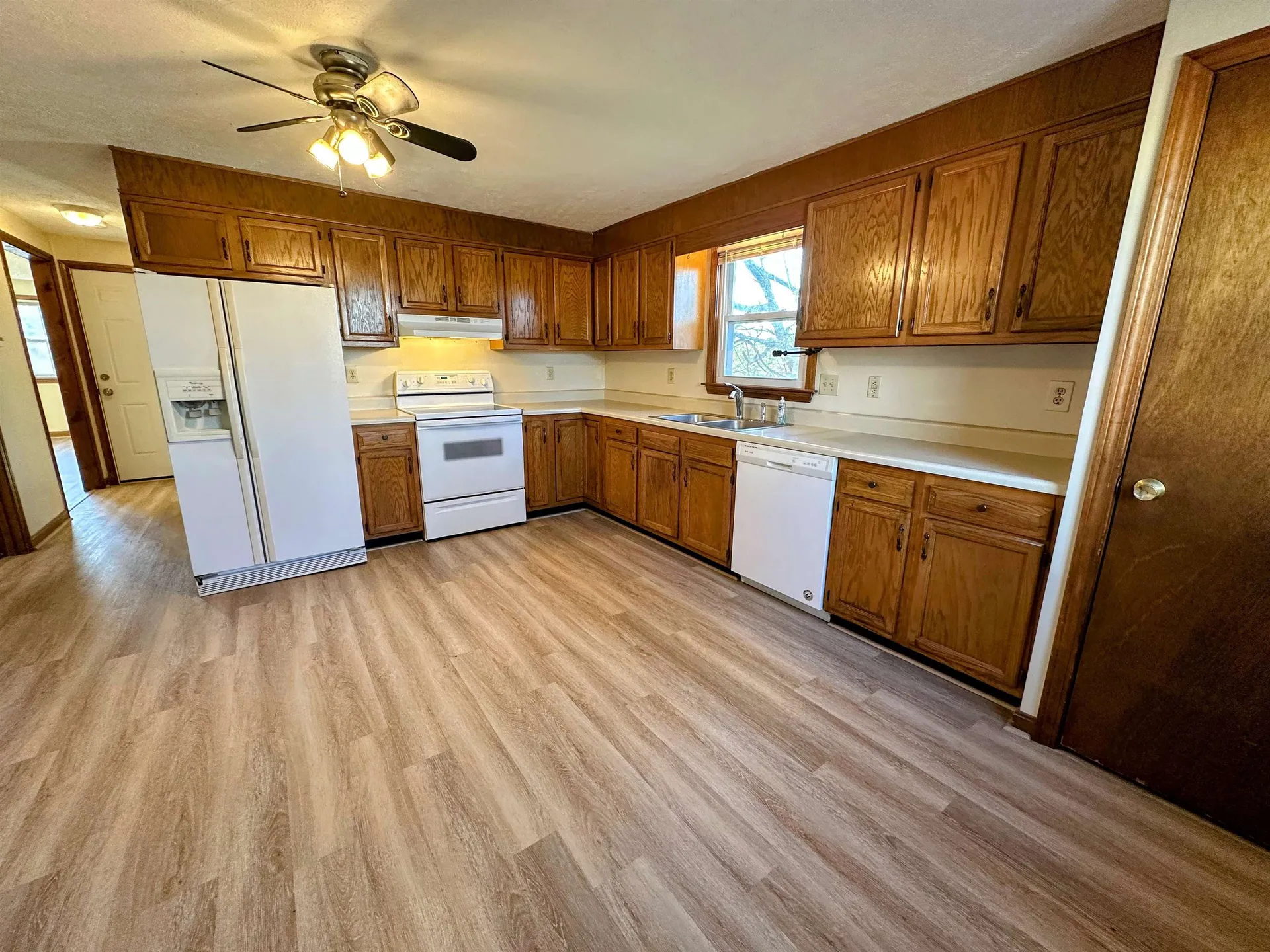 33 Elwood Avenue Manchester NH 03103