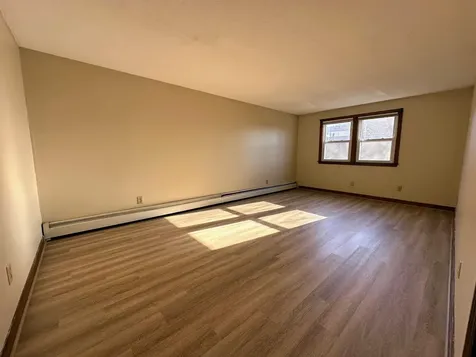 33 Elwood Avenue Manchester NH 03103