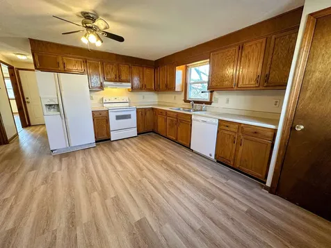 33 Elwood Avenue Manchester NH 03103