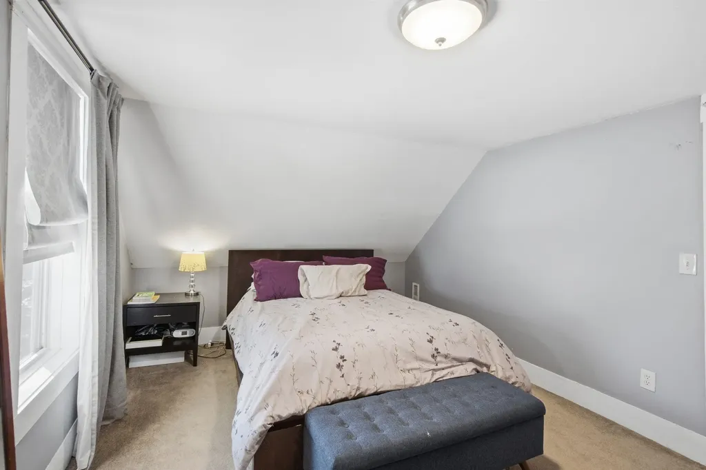 29 Central Street Derry NH 03038