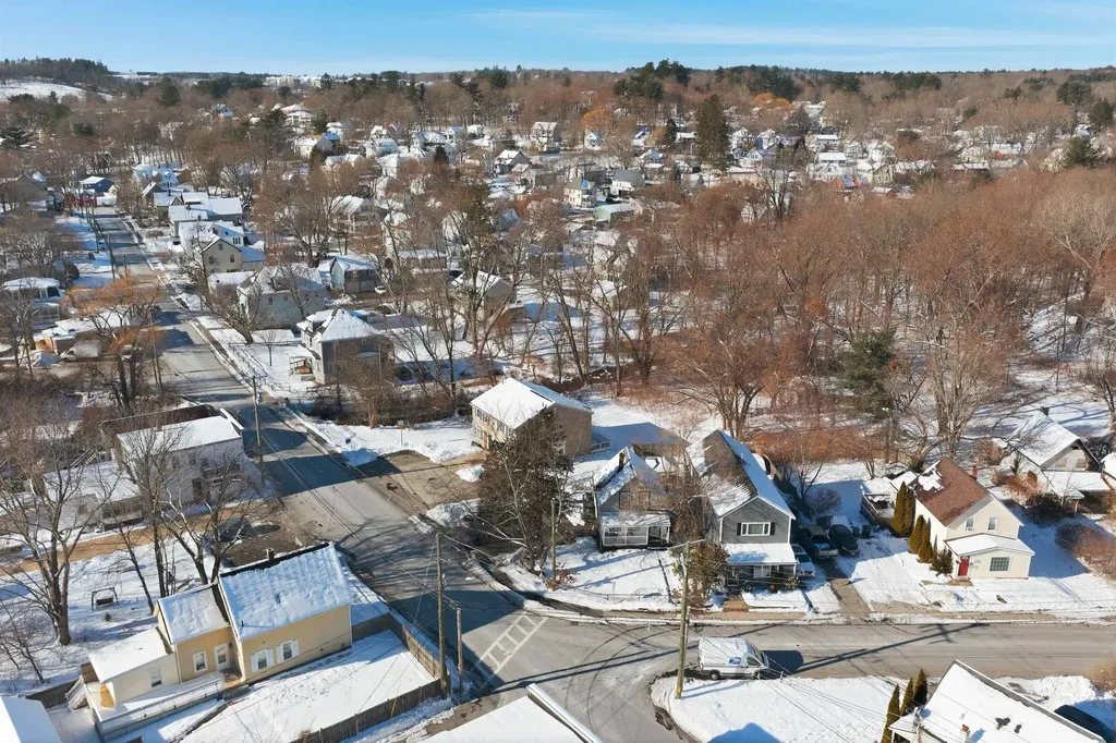 29 Central Street Derry NH 03038