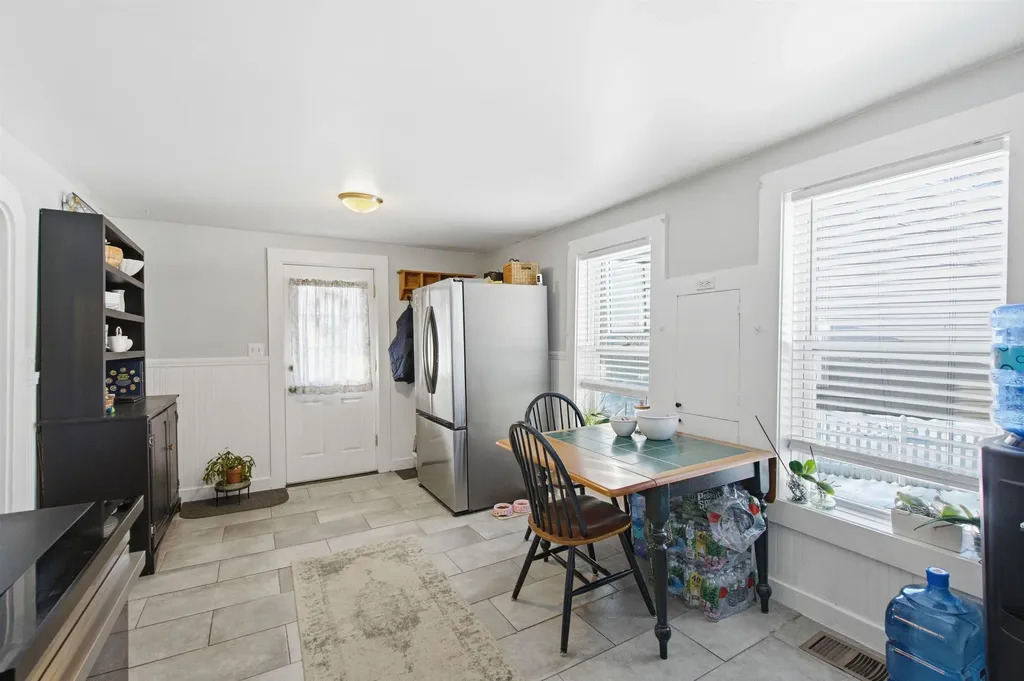 29 Central Street Derry NH 03038