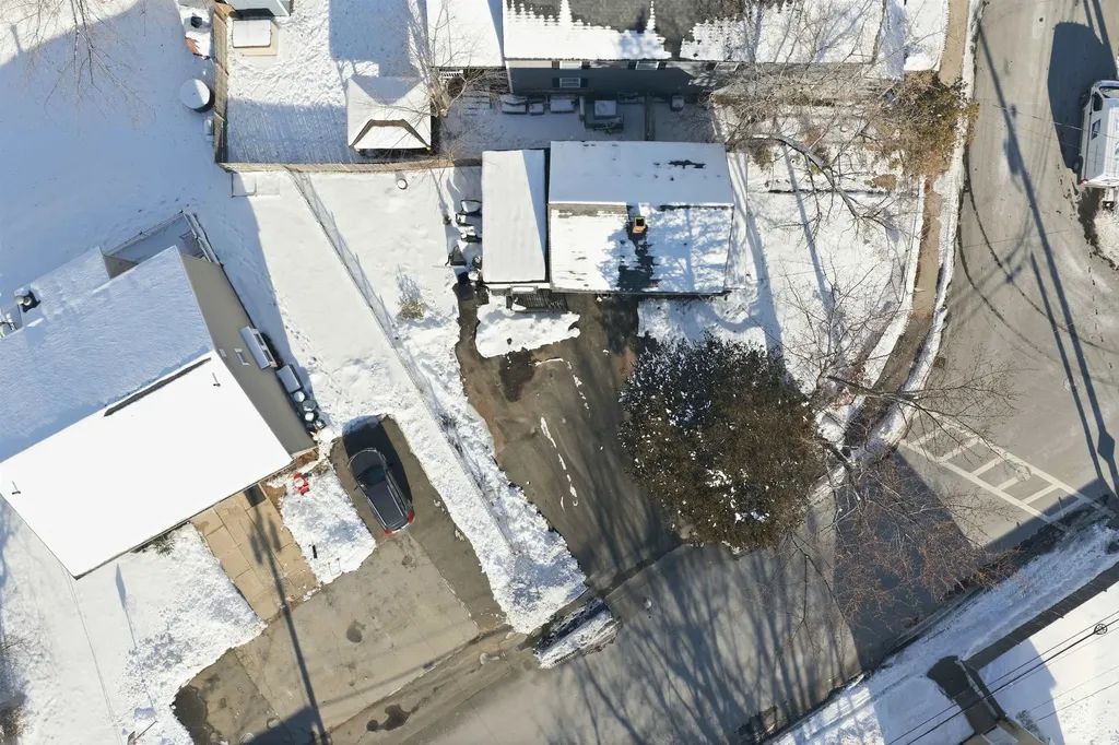 29 Central Street Derry NH 03038