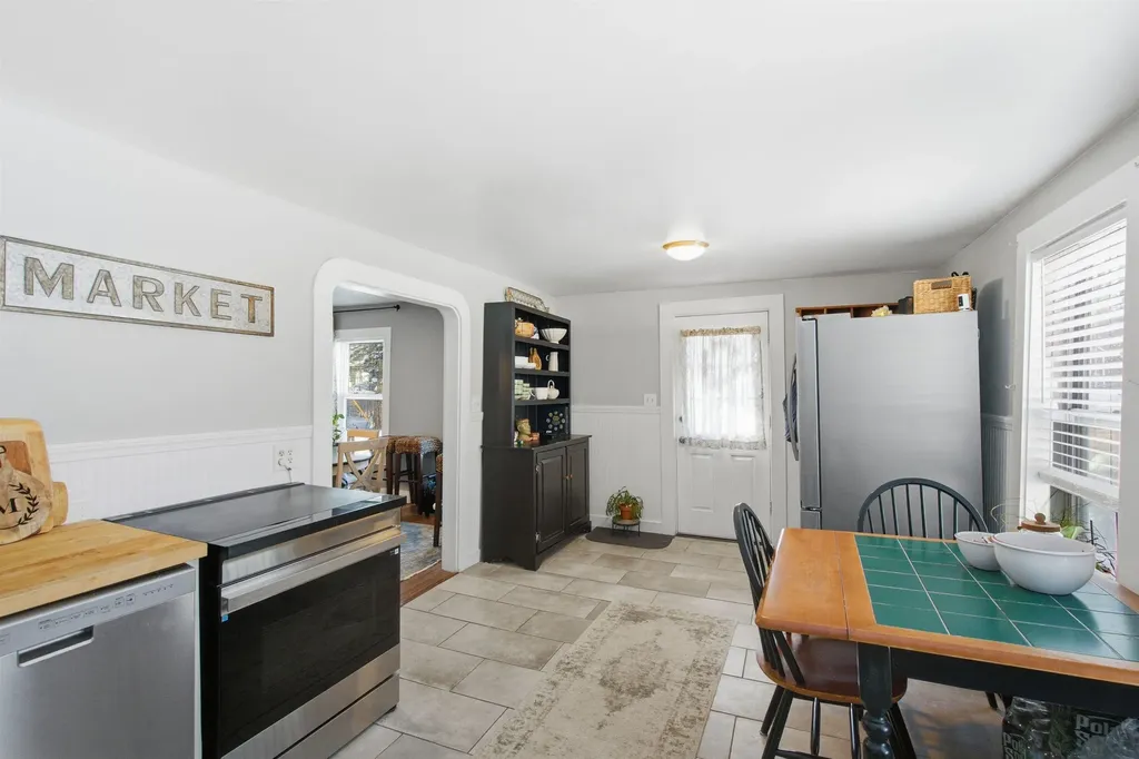 29 Central Street Derry NH 03038