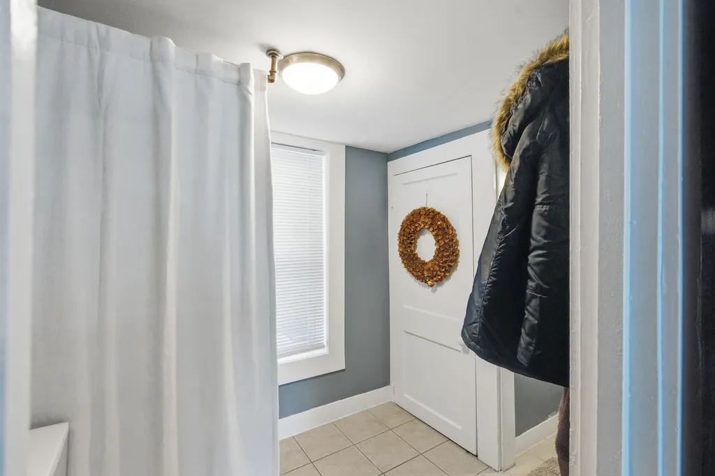 29 Central Street Derry NH 03038