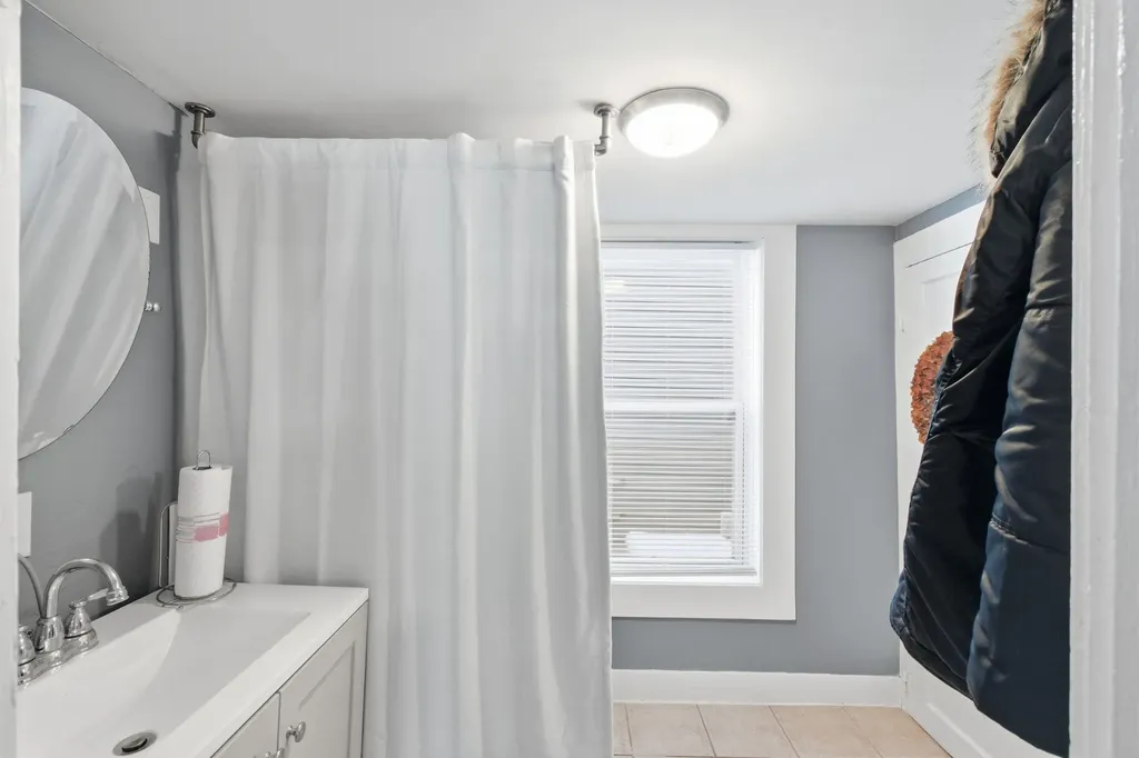 29 Central Street Derry NH 03038