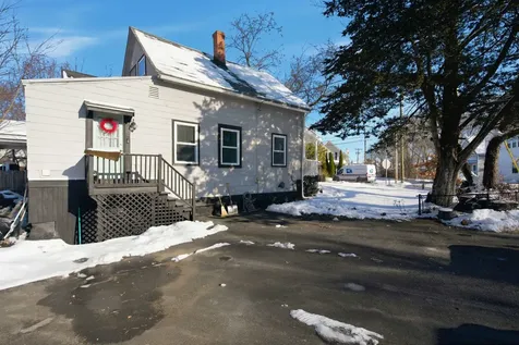 29 Central Street Derry NH 03038